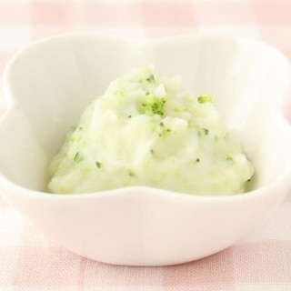 離乳食【中期】冷凍ブロッコリーとじゃが芋のミルク煮